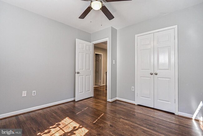 Building Photo - 7046 Leestone St