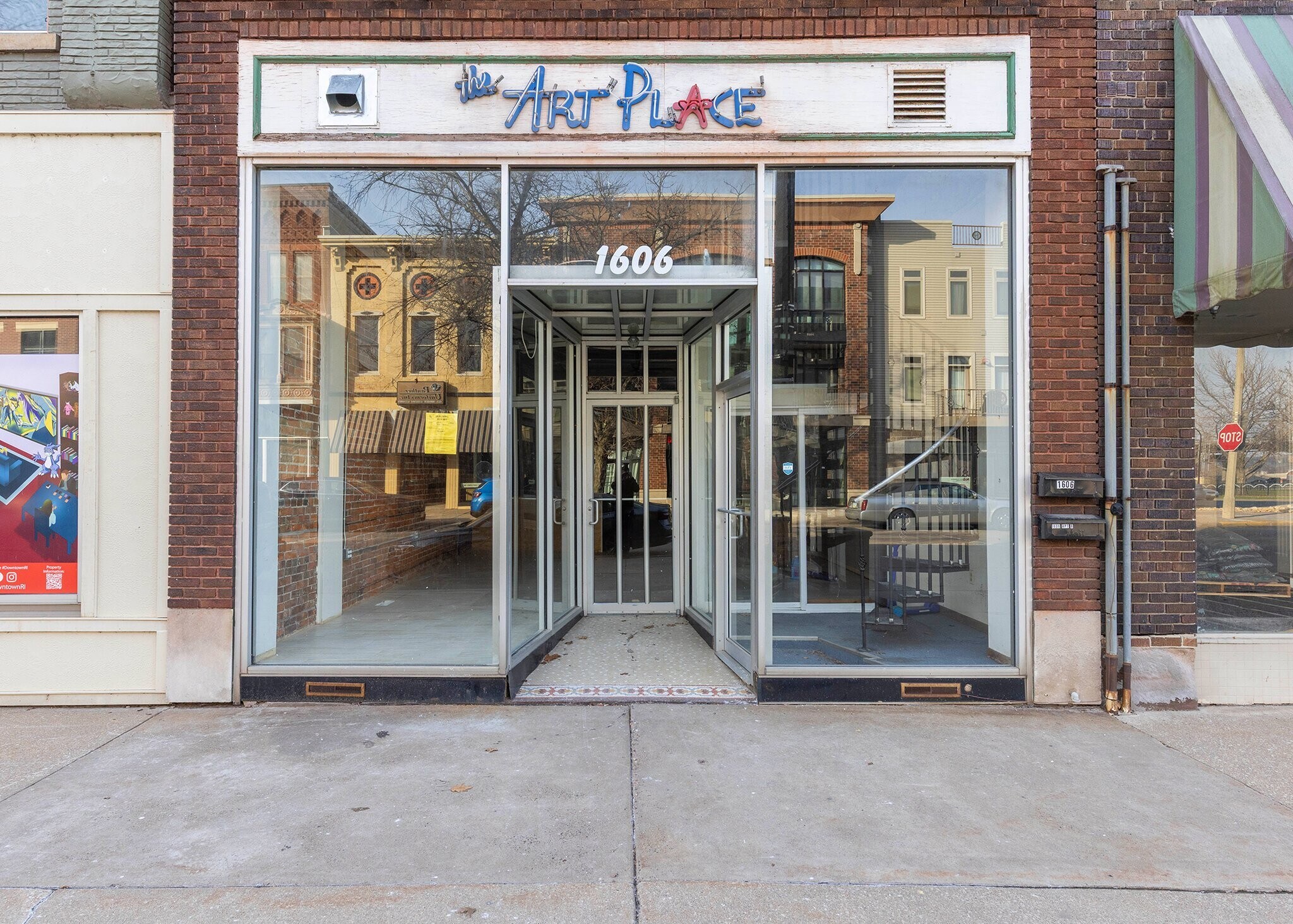 Building Photo - 1606 2nd Ave