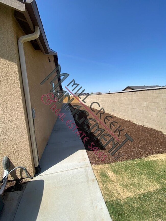 Building Photo - 3909 W Nellis Ave