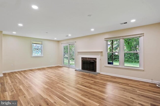 Building Photo - 7561 Heatherton Ln