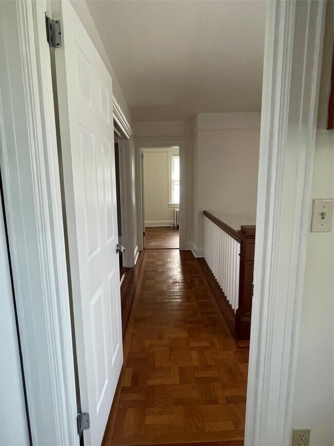 Primary Photo - 215 Sedgwick Ave