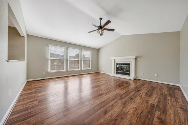 Building Photo - 5184 Orchard Hill Dr