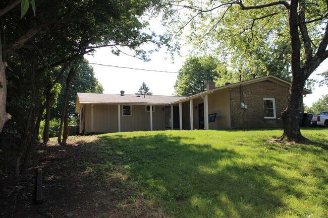 Building Photo - 3193 Carriage Ln
