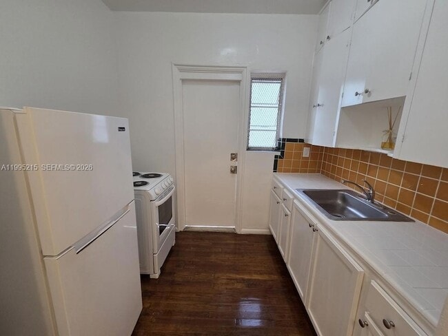 Building Photo - 850 Jefferson Ave