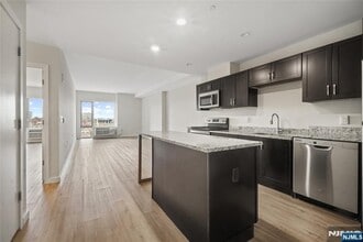 Building Photo - 69 Main St