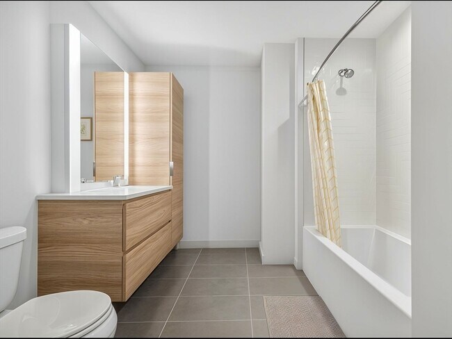 Building Photo - 135 Seaport Blvd