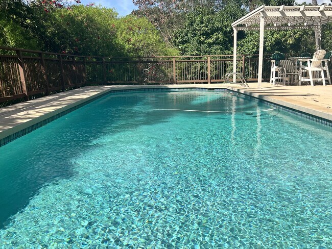 Building Photo - 904 Kupulau Dr