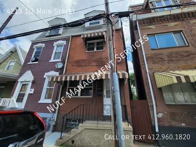 Building Photo - 4213 1/2 Main Street-