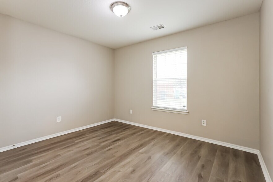 Building Photo - 420 Marrgate Dr