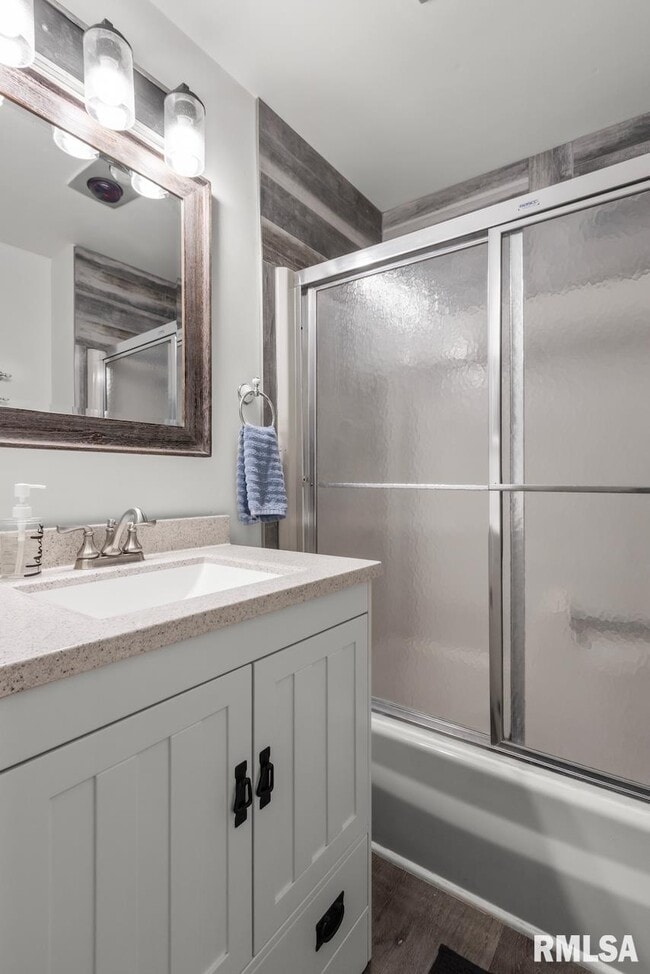 Building Photo - 15326 N River Beach Dr