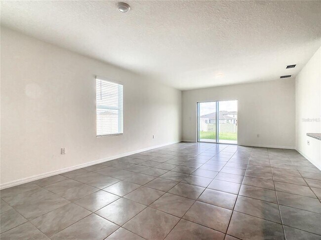 Building Photo - 16506 Mosaic Oar Dr