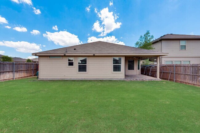 Building Photo - Attractive 4-Bedroom Home in Villages of Eagle Mountain!