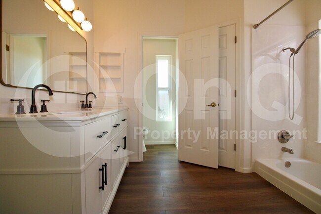Building Photo - 4311 W Sungate Pl