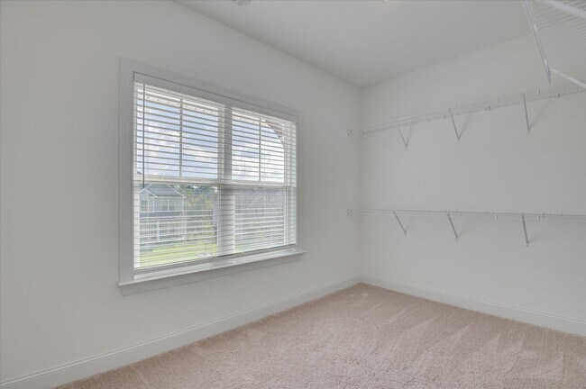 Building Photo - 1015 Sluice Gate Dr