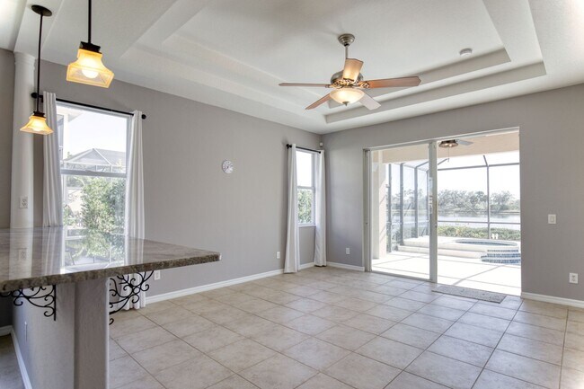 Building Photo - Annual Pool Home in The Stoneybrook Community of Venice!