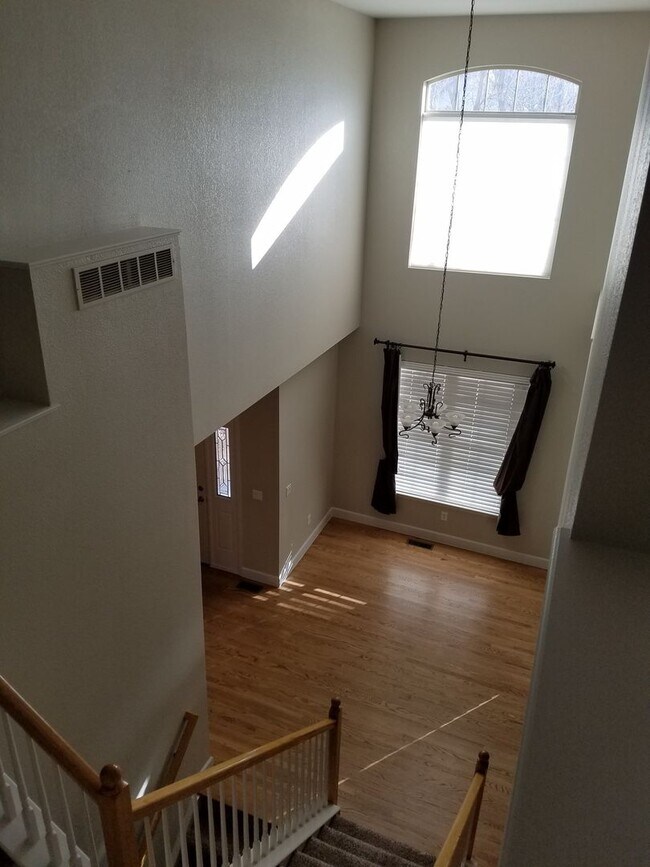 Building Photo - Stunning 4 Bedroom 3.5 Bath Lowry Townhome...