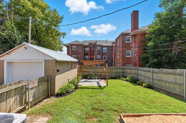 Building Photo - 2965 Harris Street