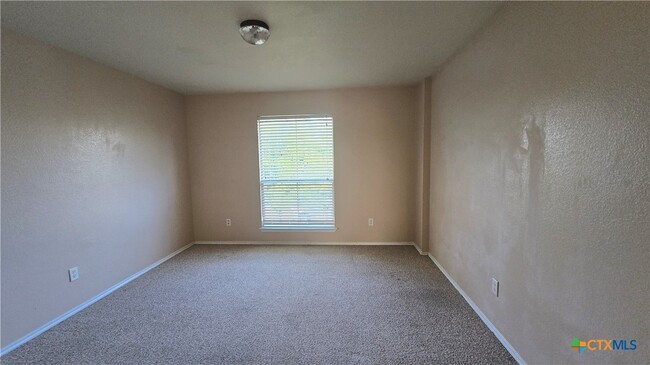 Building Photo - 235 Lottie Ln