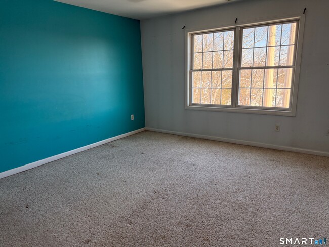 Building Photo - 108 Mohican Ave