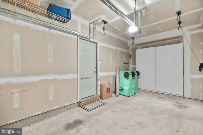 Building Photo - 5120 Grimm Dr