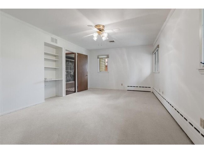 Building Photo - 6400 Greenbriar Ave
