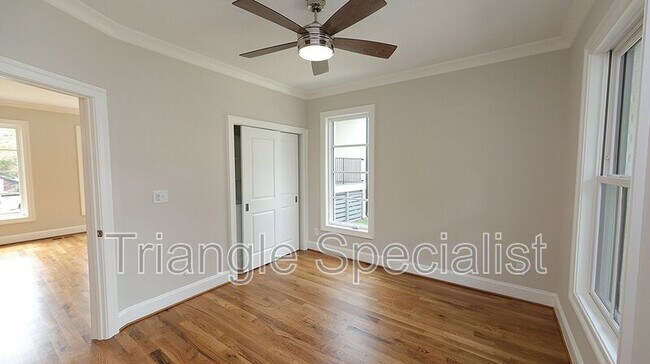 Building Photo - 2018 Smallwood Dr