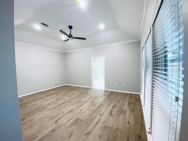 Building Photo - 39 Silent Brook Pl