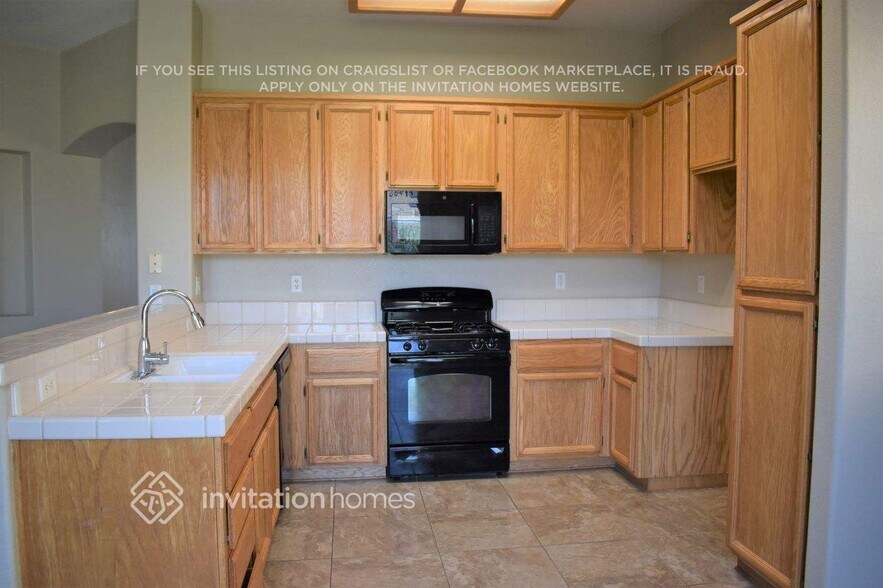 Building Photo - 1165 Plumas Links St