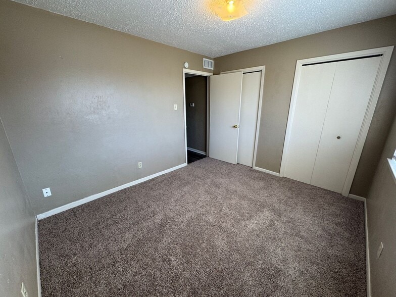 Building Photo - 2202 Hunt Dr