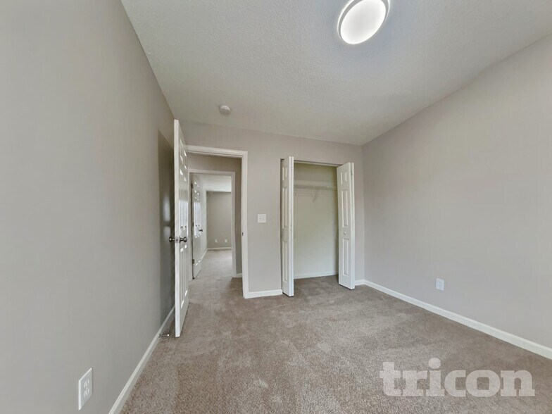 Building Photo - 26 Streamwood Way