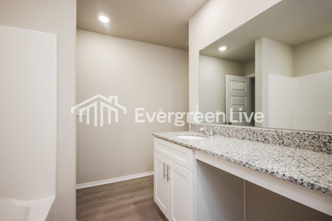 Building Photo - 6602 NW Kathleen St