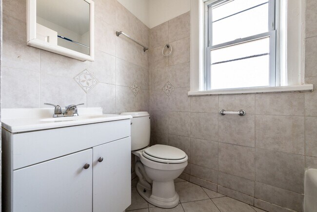 Building Photo - 7800 S Jeffery Blvd Chicago, IL 60649