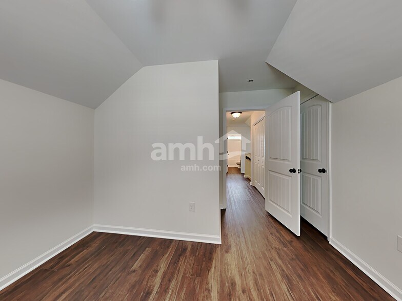 Building Photo - 455 Sunbury Dr