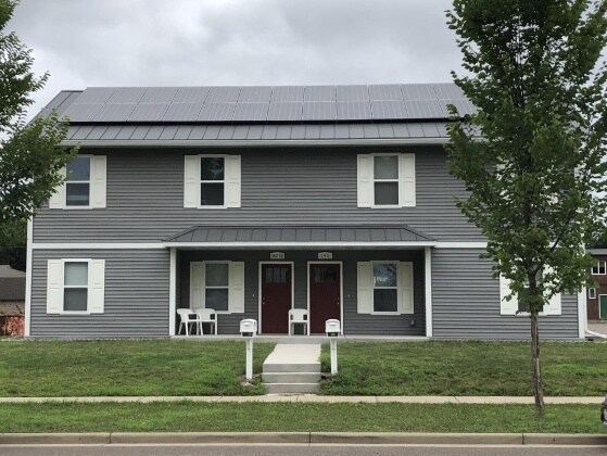 Primary Photo - 140 Niagara St