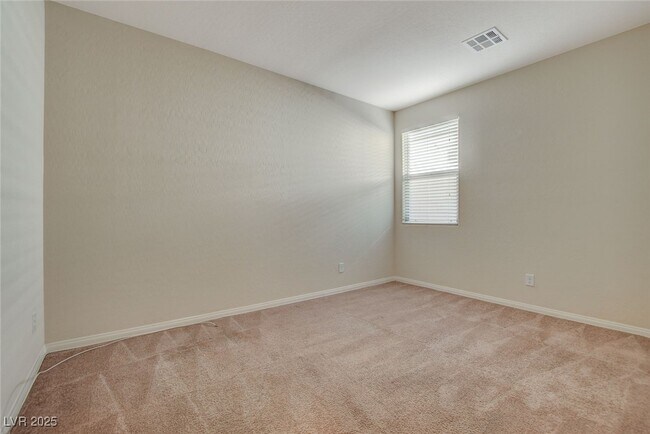 Building Photo - 484 Punto Vallata Dr