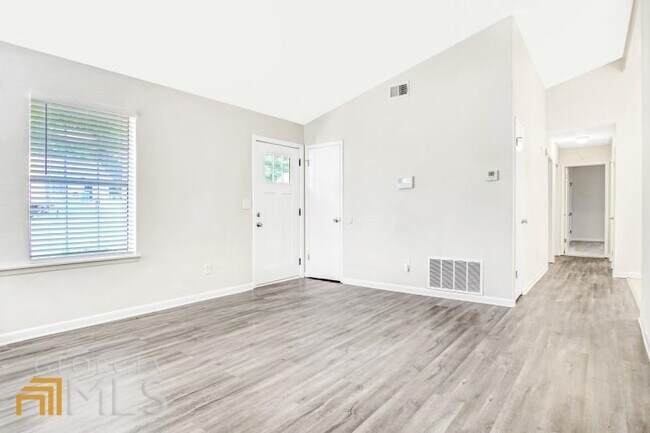 Building Photo - 2312 Leslie Brook Dr