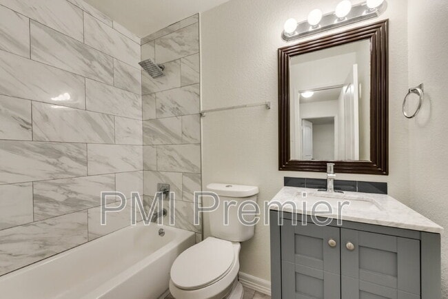 Building Photo - 1161 Condor Dr