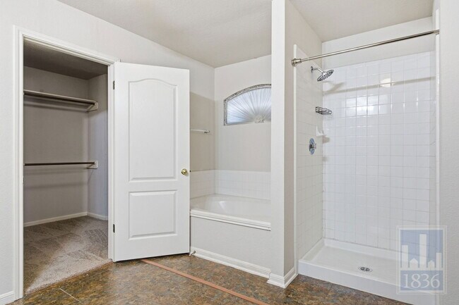 Building Photo - 1110 Water Birch