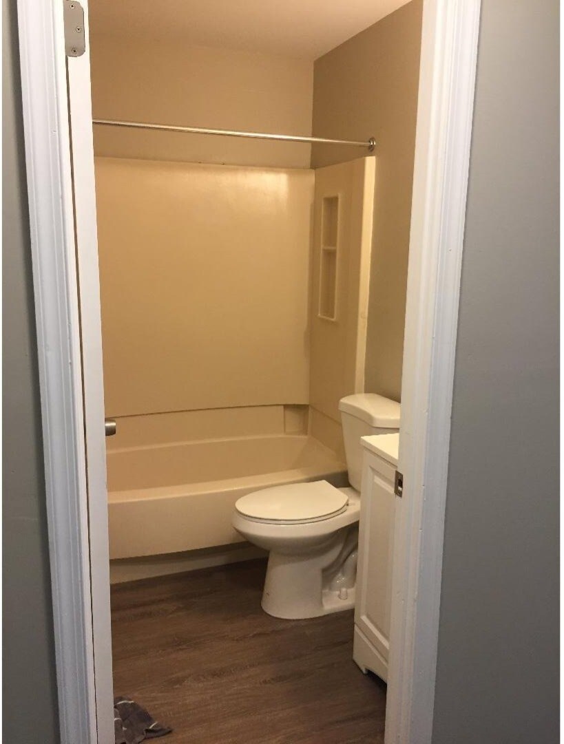 Building Photo - 1402 Huntingdon Mews