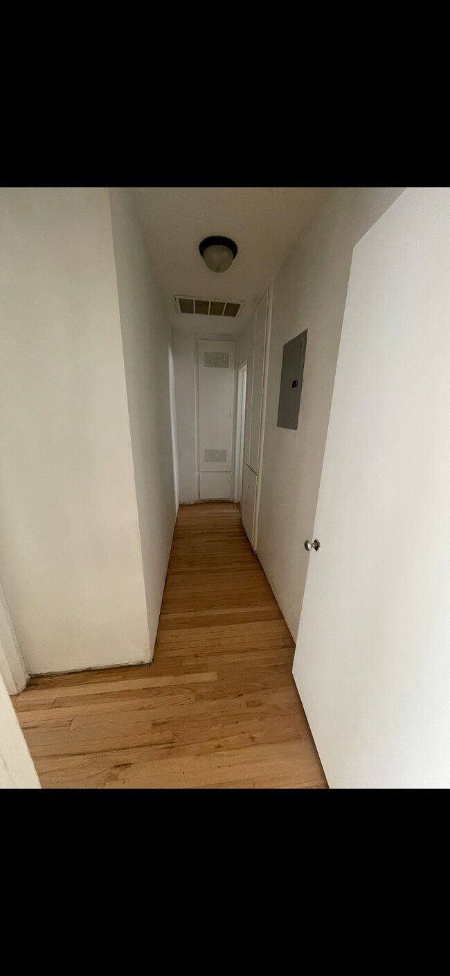 Building Photo - 10513 Crenshaw Blvd