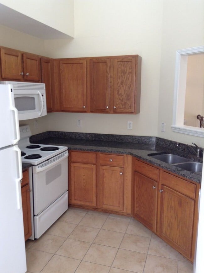 Building Photo - 6br House Near Campus FOR RENT