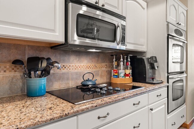 Building Photo - Rio Rancho Gem - Stunning 4-Bedroom Home –...