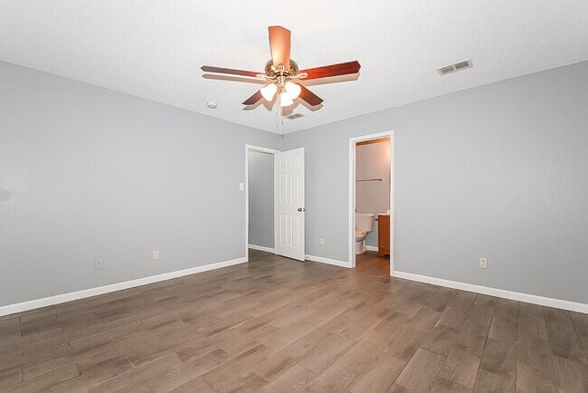 Building Photo - 1220 Carberry St