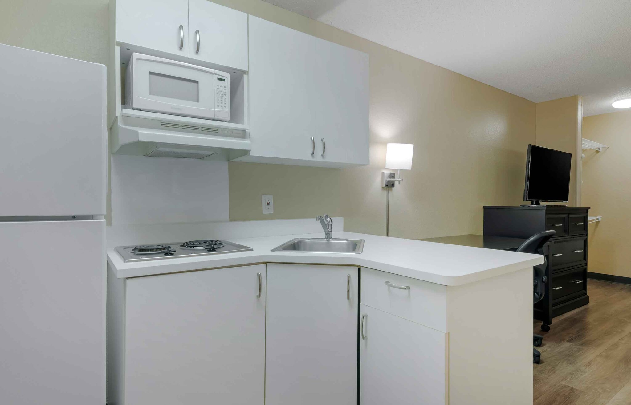 Building Photo - Furnished Studio-Phoenix - Airport