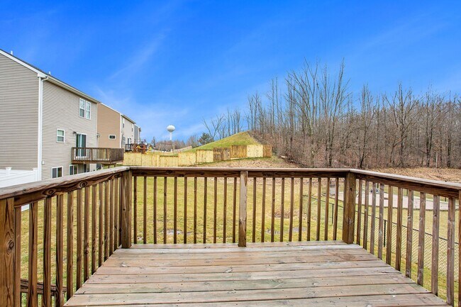 Building Photo - Beautiful Neighborhood with Newer Home for Lease