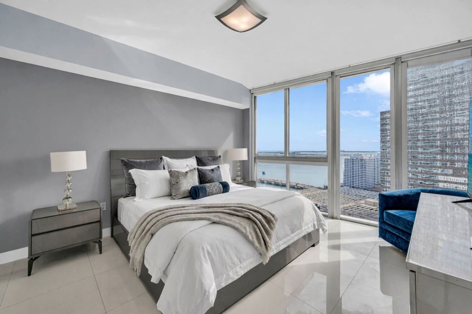 Building Photo - 485 Brickell Ave