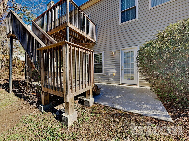 Building Photo - 806 Board Walk Ct