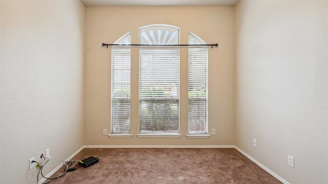 Building Photo - 613 W Sheila Cir