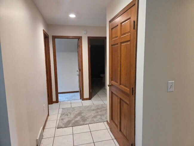 Building Photo - 3595 Hermansau Rd