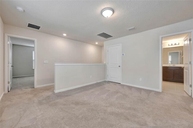 Building Photo - 1917 Summer Serenity Dr